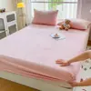 Lençol de Cama de Veludo Leite Cor Sólida Inverno 2026 Novo Colcha Espessa de Cobertura Total Protetor de Colchão de Fleece de Coral