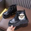 Botas de Moda Estilo Coreano tipo Martin para Niñas 2026 Otoño Nuevas Llegadas Zapatos Individuales con Encaje de Flor para Bebés Botas Cortas para Niñas Pequeñas
