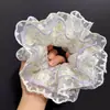 Scrunchie Floral Fresco Dongdaemun Coreano para Rabo de Cavalo Baixo, Elástico de Cabelo de Luxo com uma Vibe Delicada e Feminina