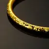 Nuevo Pulsera Deslumbrante Chapada en Oro de 24K Estilo Chino de Lujo Ligero, Pulsera de Anillo Sencillo Dorado Arena CNC para Mujeres, Venta al por Mayor y Dropshipping