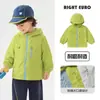 Chaqueta con capucha para niño estilo europeo derecho Ropa de otoño 2026 Nueva ropa de primavera y otoño para niños Tops para niños pequeños Modernos