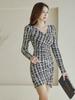 Ropa de Mujer Transfronteriza Otoño 2025 Estilo Coreano Sexy Falda Ajustada que Muestra Glúteos Cuello en V Profundo Vestido Estampado de Cadera para Mujer