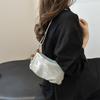 Bolsa Casual Feminina Fashion 2026 Verão Novo Estilo Bolsa Nuvem Plissada Simples Tendência Bolsa de Ombro Transversal