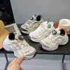 Novedad Otoño 2026 Zapatillas de Moda para Niños con Hebilla Giratoria Tendencia Casual Zapatos de Papá Zapatillas Ligeras para Correr para Niños y Niñas