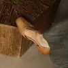 2026 Novas Pantufas Fechadas Quadradas Feitas à Mão Confortáveis de Nicho Simples Retrô Feitas de Couro Bovino de Camada Superior com Aumento Interno de Altura de 5,5cm