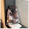 Bolsa de Mano Portátil de Cuadros Nueva Llegada 2024 Nueva Llegada Bolso de Hombro Casual Urbano Transfronterizo Gran Capacidad Bolso Cruzado