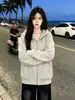 Moletom com capuz listrado color block estilo preguiçoso popular estilo americano para mulheres, outono e inverno de 2026, forrado com fleece, jaqueta cardigã de caimento solto, moderno