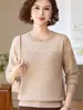El atuendo de otoño de mamá: Top de punto jacquard con cuello redondo para mujer, nuevo estilo otoño-invierno con decoración de cuentas, elegante camisa básica de manga larga