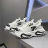 Verano 2026 nuevos zapatos casuales populares de moda para hombre, esenciales, elegantes, versátiles, de suela gruesa, que aumentan la altura, para adolescentes