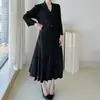 Vestido Miyake con un Toque de Lujo, Corte Holgado, Tallas Grandes, Cárdigan Adelgazante, Diseño Floral Tridimensional, Vestido de Moda Elegante de Línea A a Media Pierna
