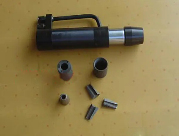 YCD-180张拉千斤顶3.jpg