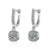 Venta Caliente Transfronteriza Moda Bolso Cuadrado Brillante Aretes de Circonita Hebilla de Oreja Inglesa para Mujer Joyería de Oreja de Lujo Ligero para Viajes al Trabajo Venta al por Mayor