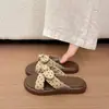 Sandálias Femininas de Verão 2026 Novo Estilo com Laço e Solado Grosso para Uso ao Ar Livre, Adequadas para Combinar com Vestidos, Sandálias Slip-On de Alta Moda