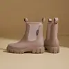 Zapatos de Lluvia de Moda Transfronterizos para Mujer Chelsea Combinan con Todo Suela Suave Zapatos de Goma Nuevos Marrones Cómodos Zapatos de Agua para Lavar el Coche Mujer