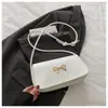 Bolsa Casual de Moda High-End para Mulheres 2025 Novo Verão Portátil Versátil Bolsa Quadrada Pequena Estilo Coreano Nicho Axilar