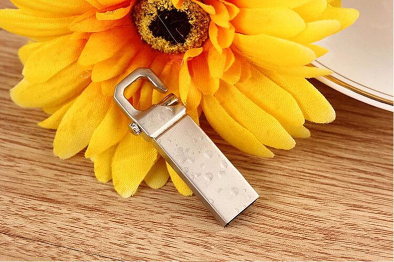 3598922397_115792526