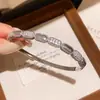 Pulseras Ovaladas Geométricas Europeas y Americanas Transfronterizas, Lujo Ligero, Pulseras de Nicho de Gama Alta, Joyería de Mano Minimalista de Moda y Elegante para Mujer al por Mayor