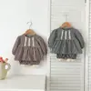 Conjunto de bebê, estilo coreano, manga longa, primavera/outono, xadrez, manga bufante, top estilo boneca + shorts, conjunto de 2 peças para recém-nascidos