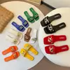Sandalias retro metálicas de punta cuadrada, a la moda y versátiles, nuevo estilo de verano 2026, chanclas planas de moda
