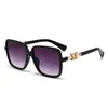 25 Gafas de Sol de Moda Transfronterizas Europeas y Americanas con Montura Grande para Mujer, Tendencia de Gama Alta Antivibración que Muestra el Rostro Gafas de Sol Pequeñas Fabricante