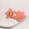 Nueva Moda Retro Diseño Delicado de Nicho Flor de Fresia Parche de Joyería Acrílica Pendientes DIY