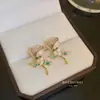 Brilhantes Zircônia Folha Verde Brincos Versátil Argola de Orelha Luxo Leve Alta Moda Elegantes Brincos 2023 Nova Moda