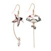 Estilo Nacional Nuevo Creativo Grulla Abanico Antiguo Asimétrico Borla Larga Perla de Imitación Pintura al Óleo Aretes de Gancho para la Oreja para Mujer