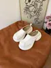 Lindas y Originales Medias Zapatilla Cerradas para Mujer 2026 Nuevos Versátiles para Exteriores Slip-On Zapatos Casuales Tendencia