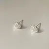 Pendientes Pequeños de Concha de Plata de Ley S925 Coreana para Mujer Diseño de Nicho Dulces y Frescos Elegantes Pequeños Frescos Simples Pendientes Pendientes
