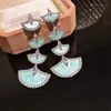 Aretes de Borla con Zirconia en Forma de Abanico Electrochapados en Oro Real de 18K con Diseño Único Aretes Dopamina Joyería de Oreja Personalizada