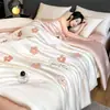 Novo Estilo 2026 Colcha de Verão Bordada em Seda Gelo Lavada, Lavável à Máquina Conjunto de Colchas Refrescantes de Verão de Quatro Peças, Colcha Fina de Ar Condicionado Individual/Casal