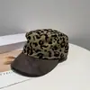 Novo Chapéu Equestre de Aba Larga com Acabamento em Couro e Estampa de Leopardo para Mulheres, Simples Casual Versátil Chapéu de Proteção Solar para Outono e Inverno