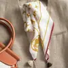 2026 Pañuelo Cuadrado Pequeño de Terciopelo 70 Denier Doble Cara Estilo Red Old Money Pañuelo de Seda para Mujer Bufanda de Primavera y Otoño Estilo Mamá Bufanda para el Cuello