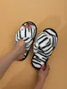 Venta Caliente Transfronteriza Otoño Invierno Cálido Hogar Punta Abierta Silencioso Cruzado Nuevo Estilo Interior Zapatillas de Algodón para Mujer Fábrica Venta al por Mayor Calzado