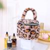 Nueva Bolsa Cosmética de Peluche, Bolsa Cosmética Cilíndrica de Mano, Estampado de Leopardo, Alto Valor Estético, Almacenamiento Portátil para Viajes, Se Puede Bordar