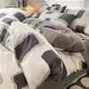 Conjunto de cama simples de algodão puro de quatro peças, lençol de algodão estilo fresco novo, capa de edredom, protetor de colchão, conjunto de três peças para dormitório