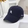 Boné de Baseball Bordado com Letra Novo para Primavera e Verão para Mulheres, Proteção Solar, Versátil, Emagrece o Rosto, Respirável, Chapéu de Bico de Pato de Outono para Homens