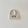 Chapéu Infantil Yipan Outono e Inverno Novo Ins Bordado com Letra Gorro de Tricô Quente à Prova de Vento Versátil