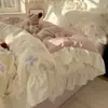 Conjunto de quatro peças de renda francesa seguro para bebês Classe A, estilo princesa ins, conjunto de três peças de algodão lavado floral fresco para dormitório