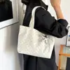 2026 nova bolsa tote grande da moda estilo coreano com bolinhas e adoráveis enfeites de estrela, versátil para carregar no ombro ou na mão