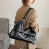 Bolsa Feminina de Axila 2026 Novo Modelo High-End Vintage Moda Ombro Único Transversal Grande Capacidade Bolsa Tote para o Dia a Dia