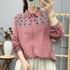Camisa de Gaze de Algodão com Bordado de Flores Pequenas Estilo Japonês Feminina Outono 2025 Blusa Top Artística Casual Versátil