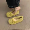 Chinelos de camurça de salto baixo estilo coreano, nova coleção outono/inverno 2026, forrados para aquecimento, modelo feminino, com laço e design de bico raso