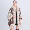 657# Outono e Inverno Europeu e Americano Novo Estilo Gola de Pele Falsa de Coelho Rex com Capuz Xale Manto Cardigan de Lã Feminino Tamanho Grande