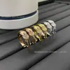 Pendientes de Aro de Herradura con Medio Diamante Fred V Gold, Estilo Versátil de Celebridad de Lujo Ligero, Pendientes Exquisitos con Hebilla de Figura 8 para Mujer