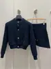 Nanyou 26 Nuevo Estilo de Principios de Otoño Chaqueta Cardigan de Punto Roja con Cuello Redondo y Relieve de Rombos para Mujer