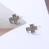 Pendientes de Lujo Ligero de Alta Gama Europeos y Americanos para Mujer, Aleación Forma de Corazón Cuadrado Diseño de Nicho Pendientes Geométricos Venta al por Mayor
