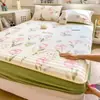 Conjunto de lençóis de flanela de leite espessa com estampa de desenho animado 2026, um conjunto de três peças para uso doméstico, proporcionando calor para o inverno