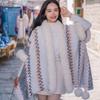 Chal de Bola Colgante Lijiang Dali Imitación Piel de Conejo Rex Cuello de Piel Sobredimensionado Bufanda Capa Estilo Étnico con Manga Abrigo Capa para Mujer