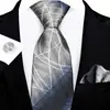 Conjunto de Corbata de Tres Piezas para Hombre 8cm Ropa Formal de Negocios Corbata Bordada Jacquard de Seda de Poliéster Logo Corbata Atada a Mano Personalizada